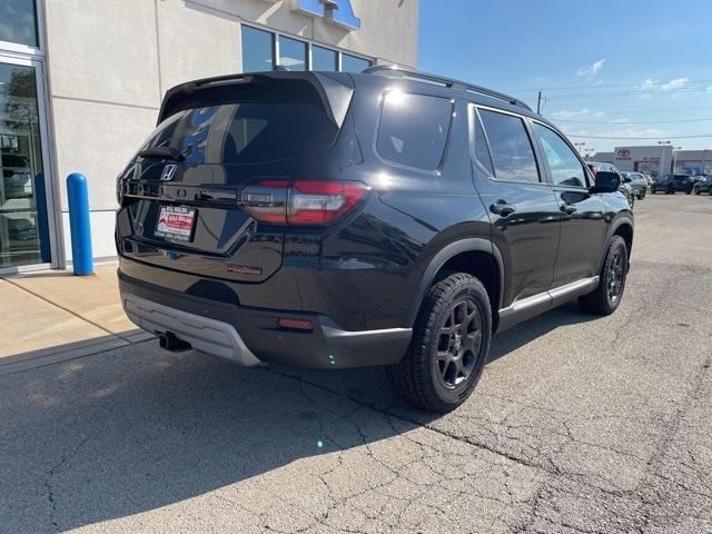 new 2025 Honda Pilot car, priced at $50,495