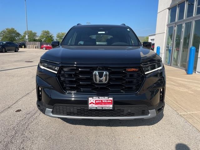 new 2025 Honda Pilot car, priced at $50,495