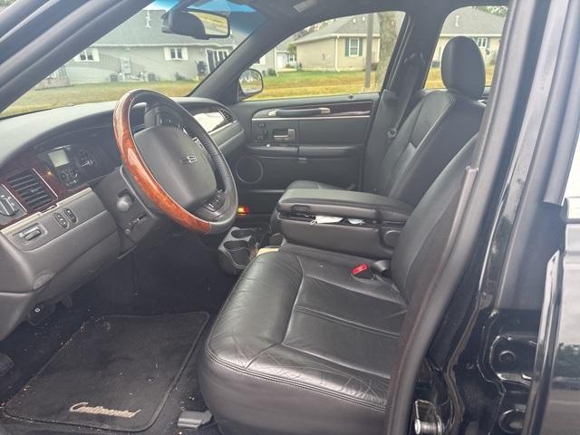 used 2010 Lincoln Town Car car, priced at $15,995