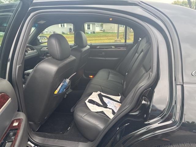 used 2010 Lincoln Town Car car, priced at $15,995