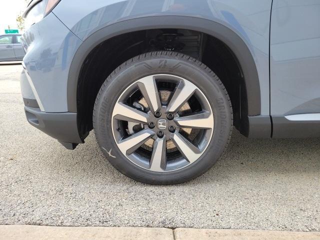 new 2025 Honda Pilot car, priced at $51,550