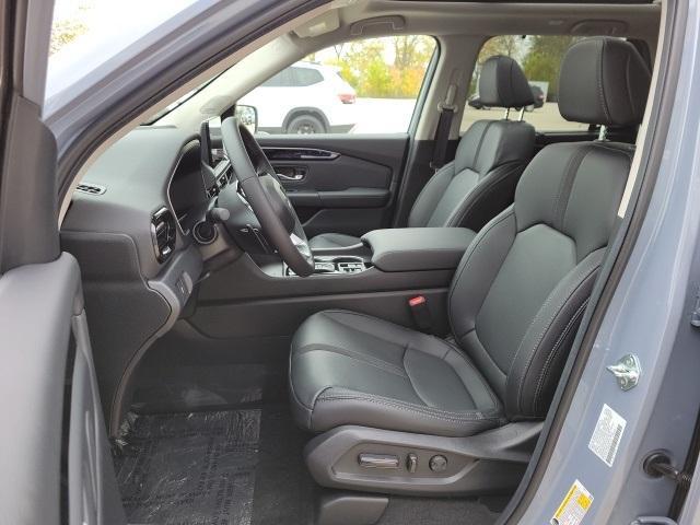 new 2025 Honda Pilot car, priced at $51,550