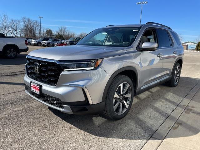 new 2025 Honda Pilot car, priced at $54,530