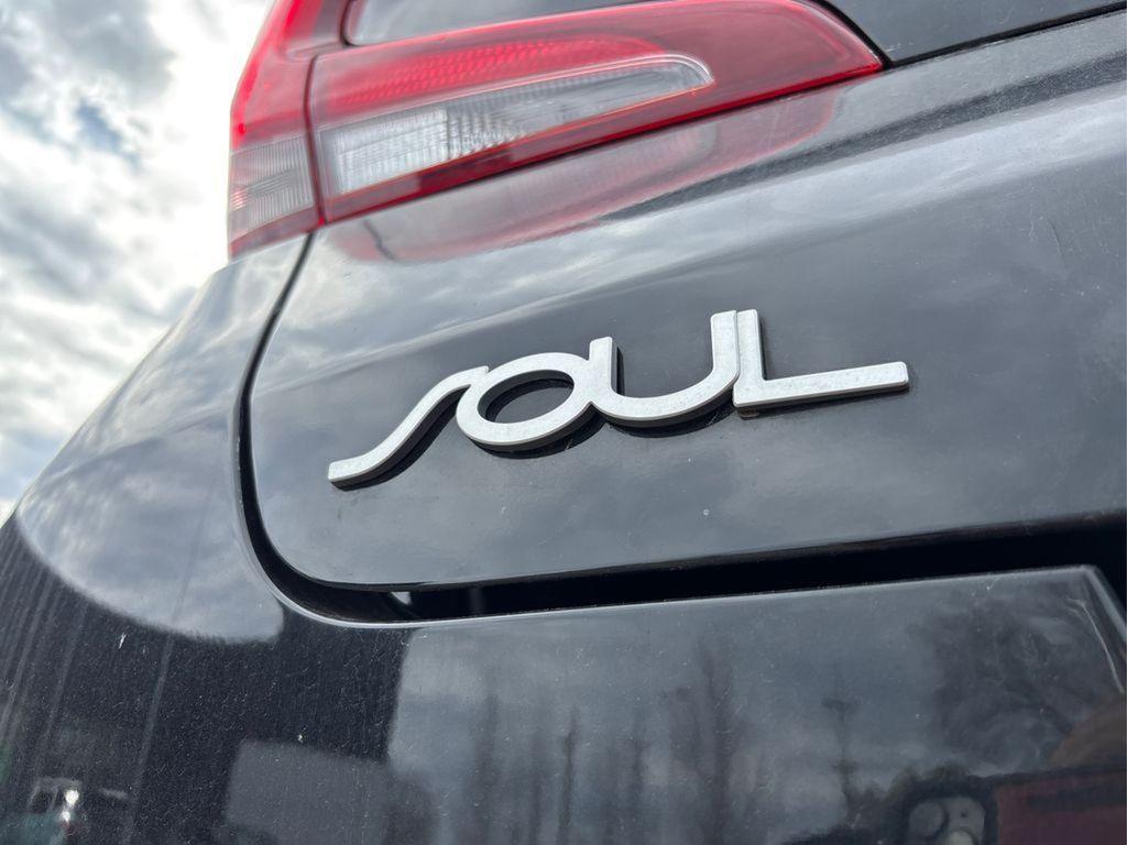 used 2022 Kia Soul car, priced at $17,148