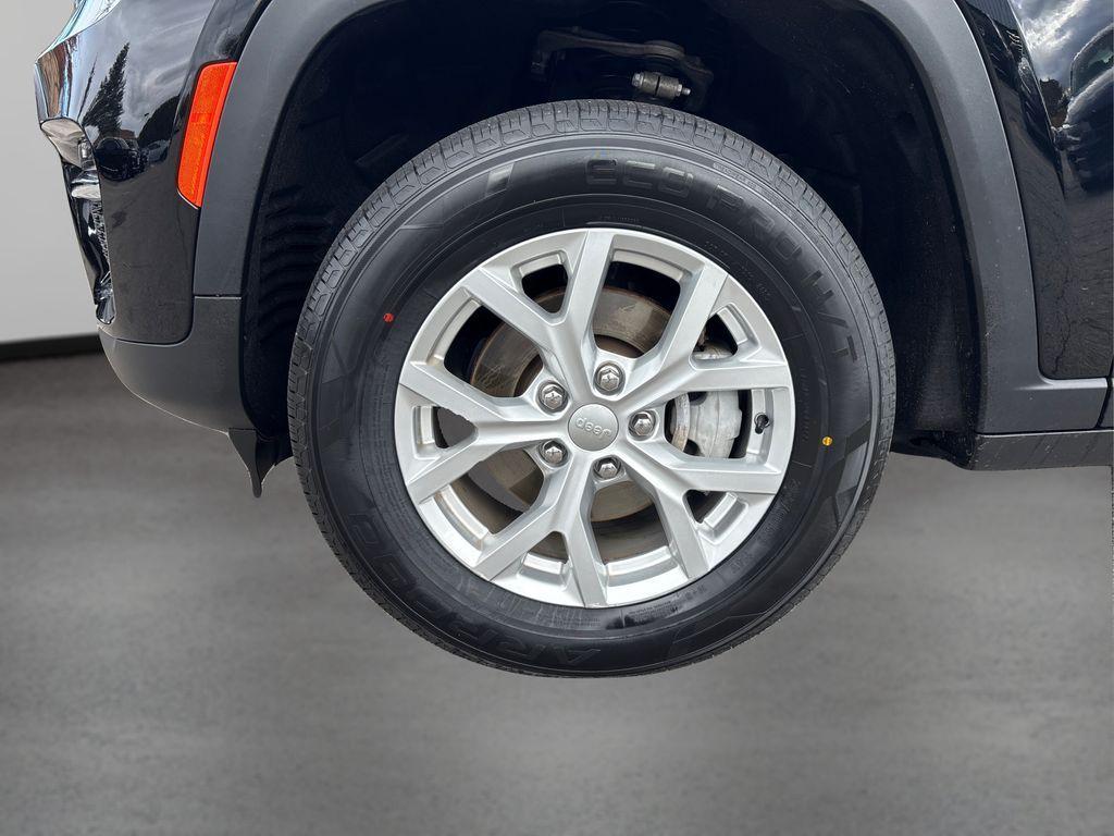 used 2023 Jeep Grand Cherokee car, priced at $30,637