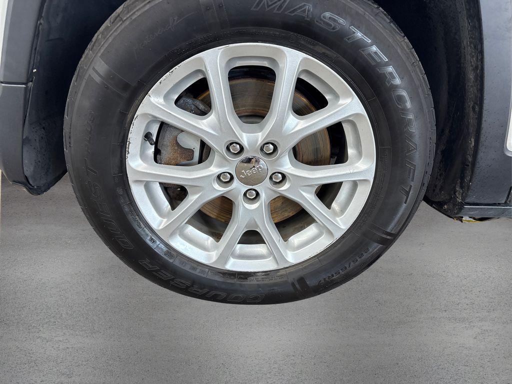 used 2016 Jeep Cherokee car, priced at $12,525