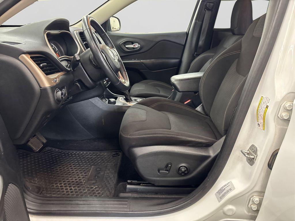 used 2016 Jeep Cherokee car, priced at $12,525