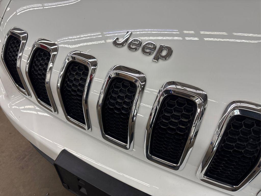 used 2016 Jeep Cherokee car, priced at $12,525