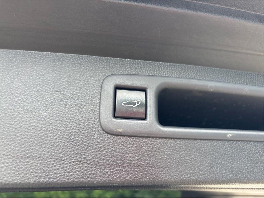 used 2021 Toyota Highlander car, priced at $34,816