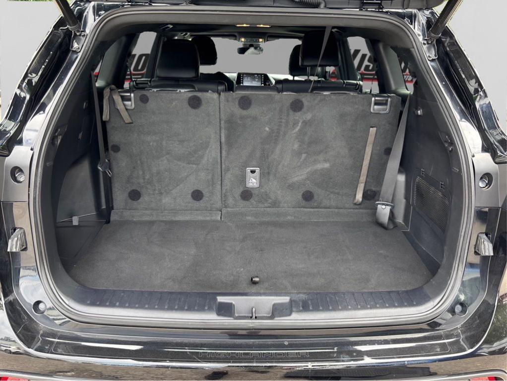 used 2021 Toyota Highlander car, priced at $34,816