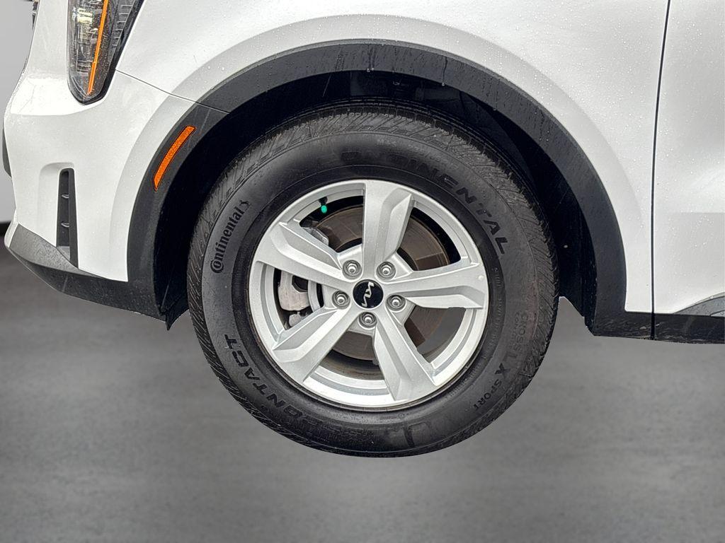 used 2025 Kia Sorento car, priced at $29,995