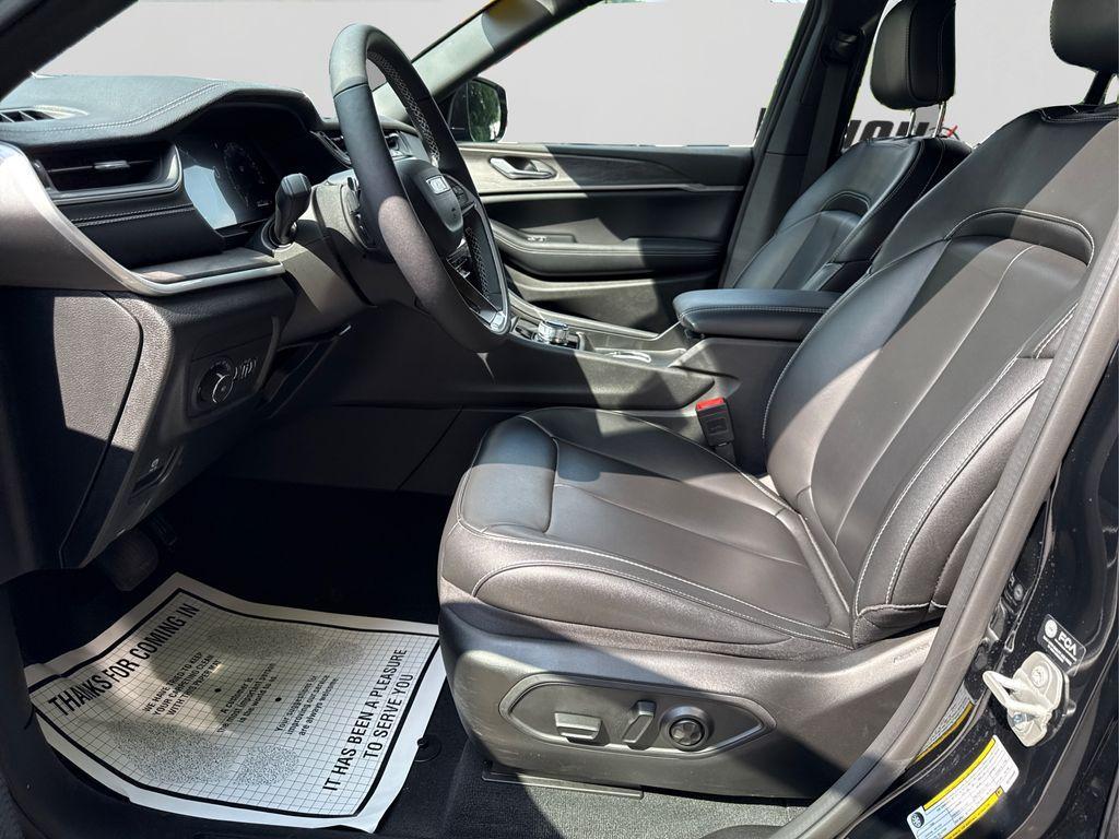 used 2024 Jeep Grand Cherokee car, priced at $41,800