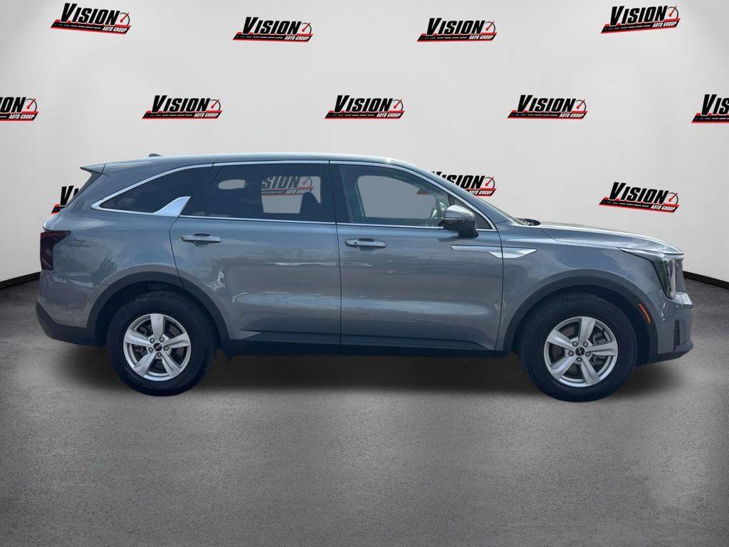 used 2024 Kia Sorento car, priced at $28,399