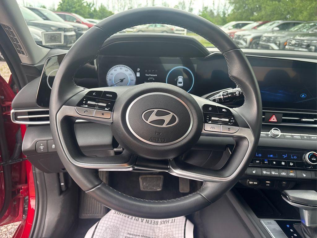 used 2025 Hyundai Elantra car