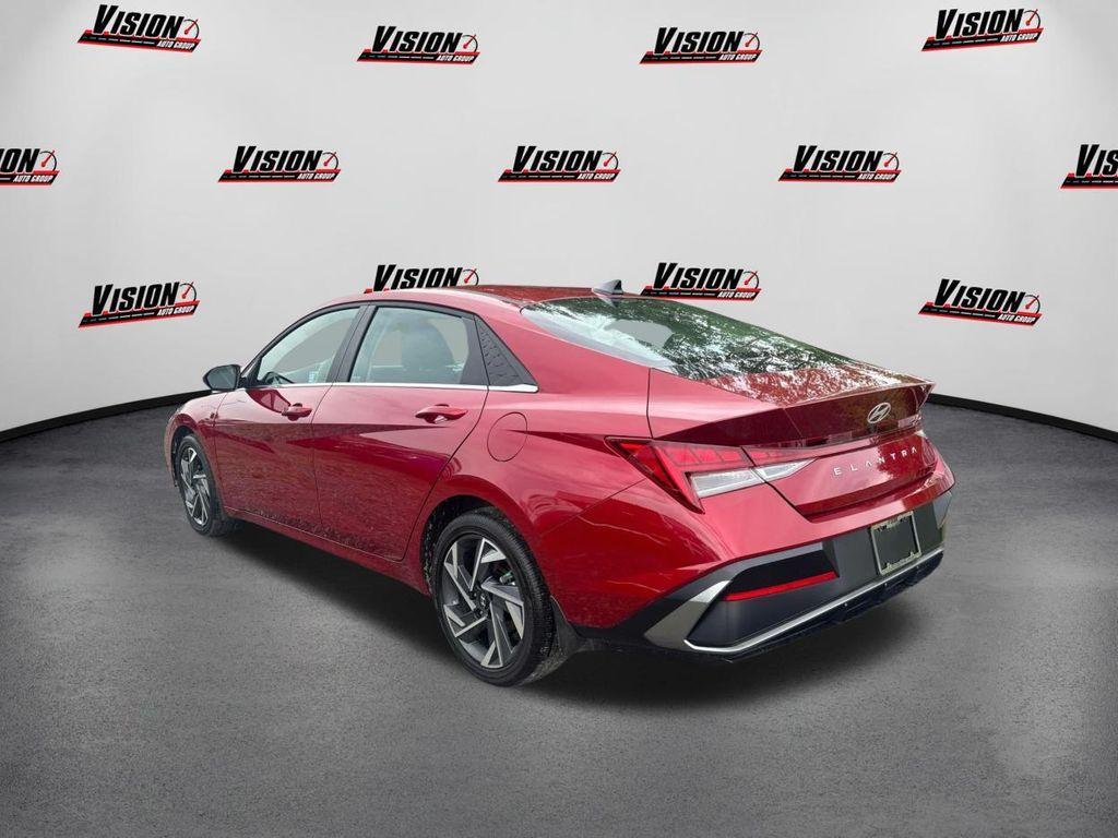 used 2025 Hyundai Elantra car