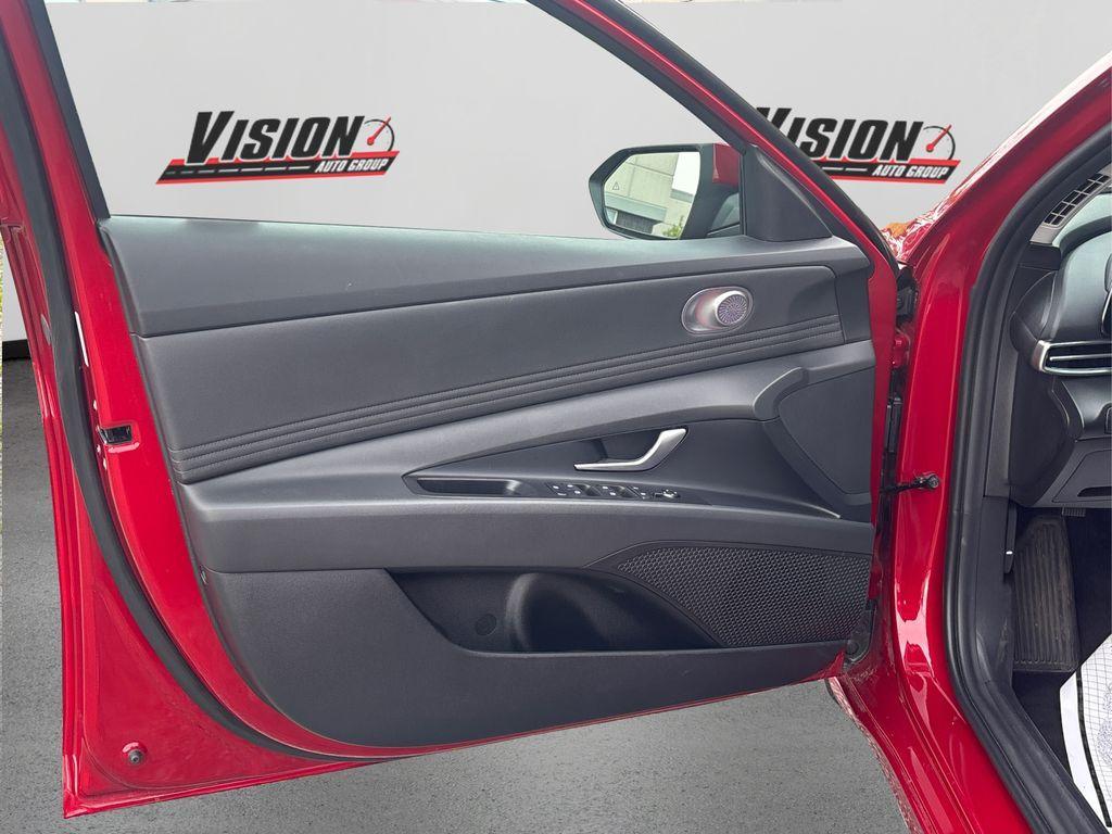 used 2025 Hyundai Elantra car