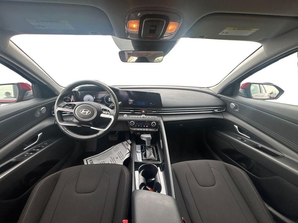 used 2025 Hyundai Elantra car