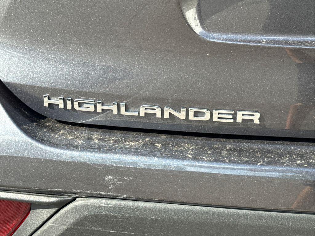 used 2020 Toyota Highlander car, priced at $31,990