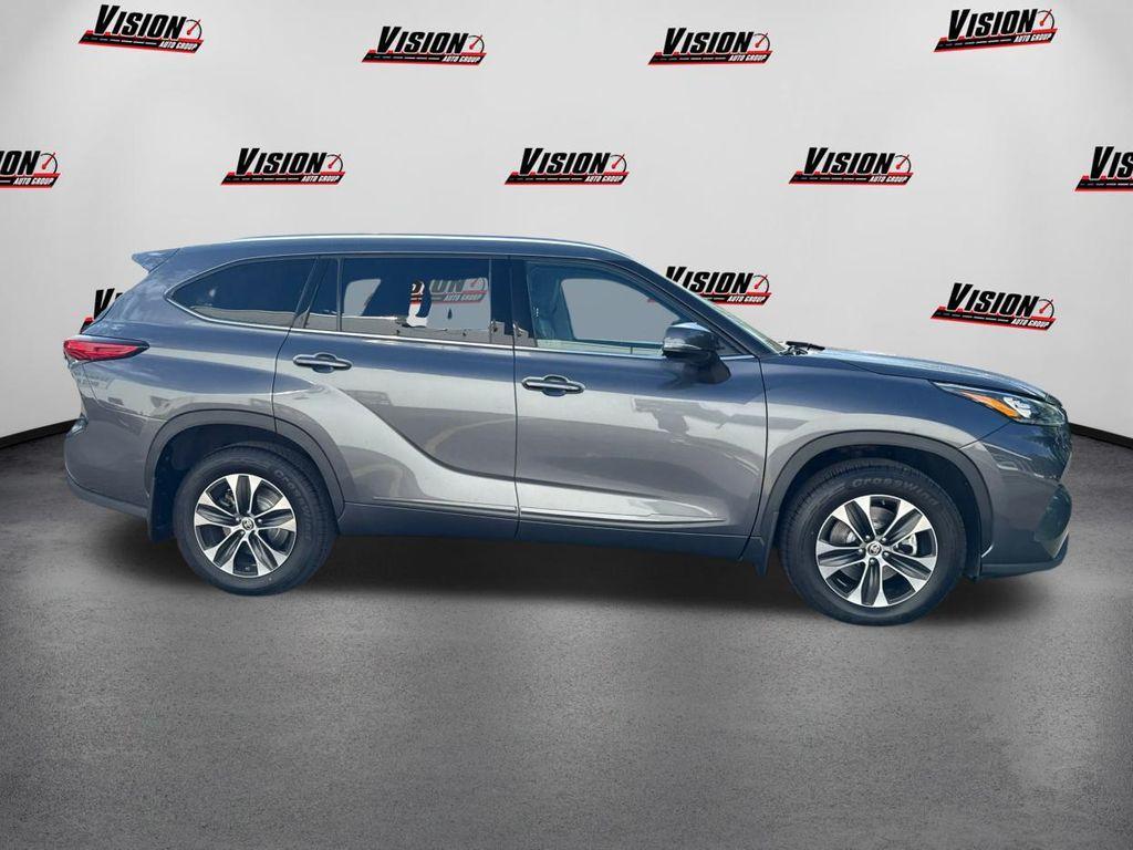 used 2020 Toyota Highlander car, priced at $31,990