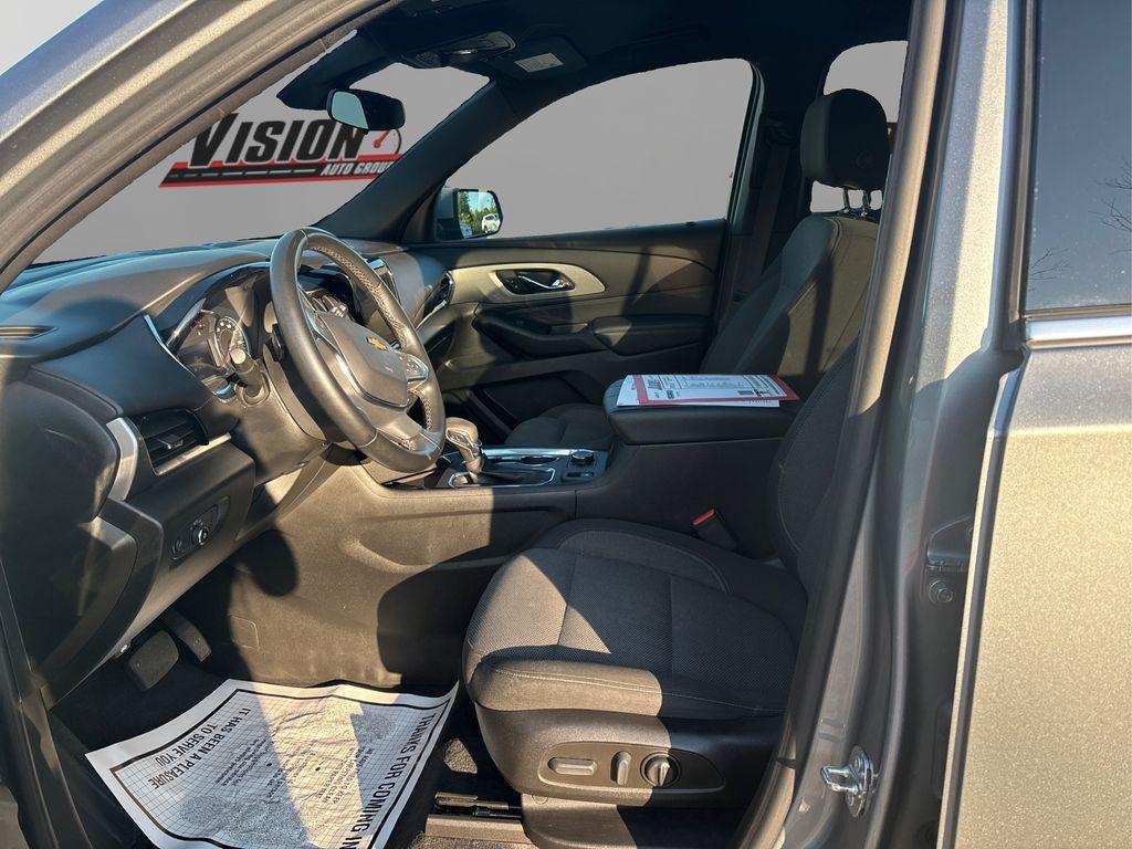 used 2023 Chevrolet Traverse car, priced at $29,367