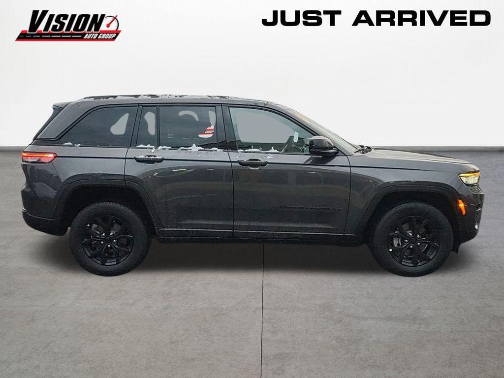 used 2025 Jeep Grand Cherokee car, priced at $41,100