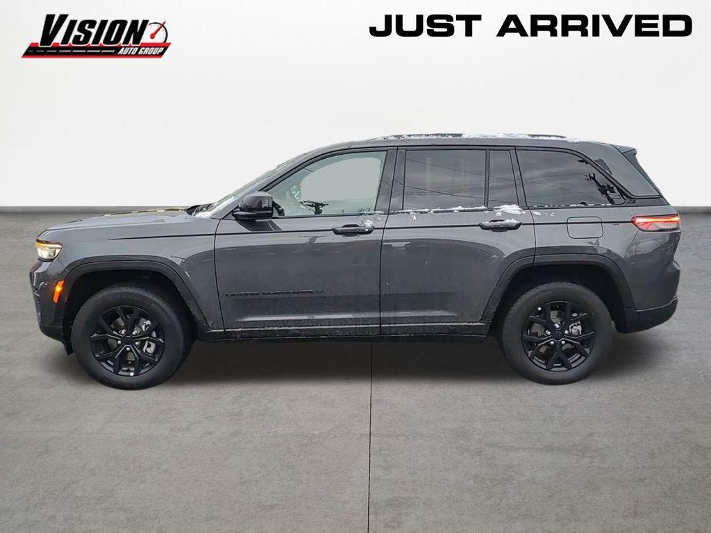 used 2025 Jeep Grand Cherokee car, priced at $41,100