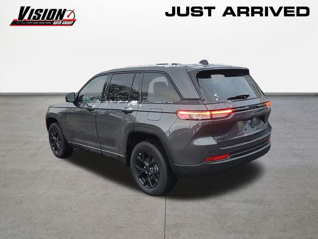 used 2025 Jeep Grand Cherokee car, priced at $41,100