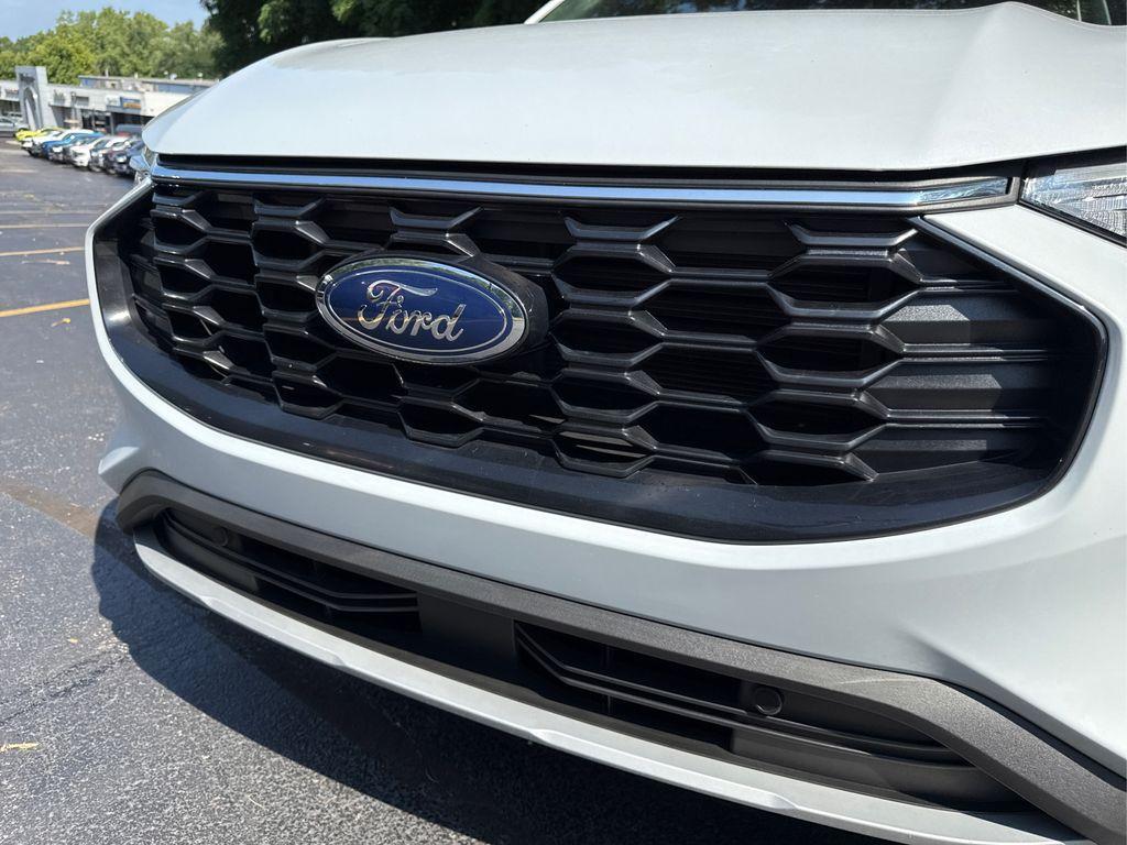 used 2025 Ford Escape car, priced at $28,575