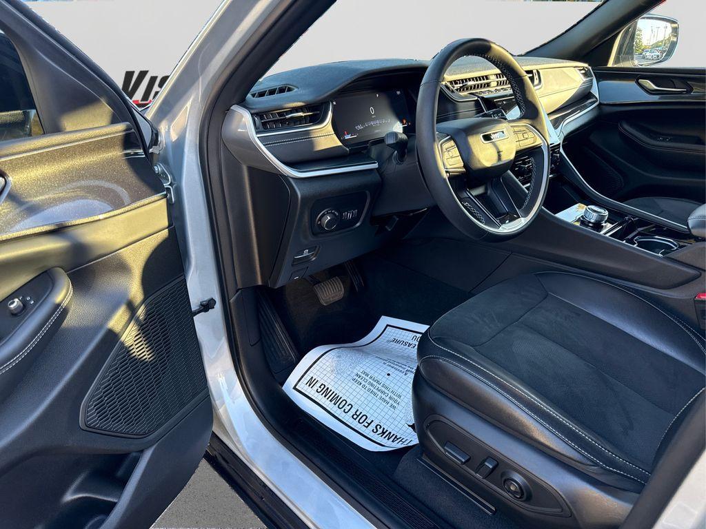 used 2023 Jeep Grand Cherokee car, priced at $33,000