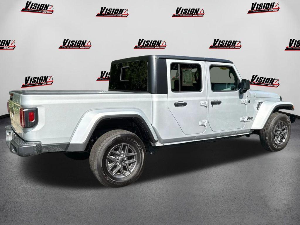 used 2024 Jeep Gladiator car, priced at $36,244