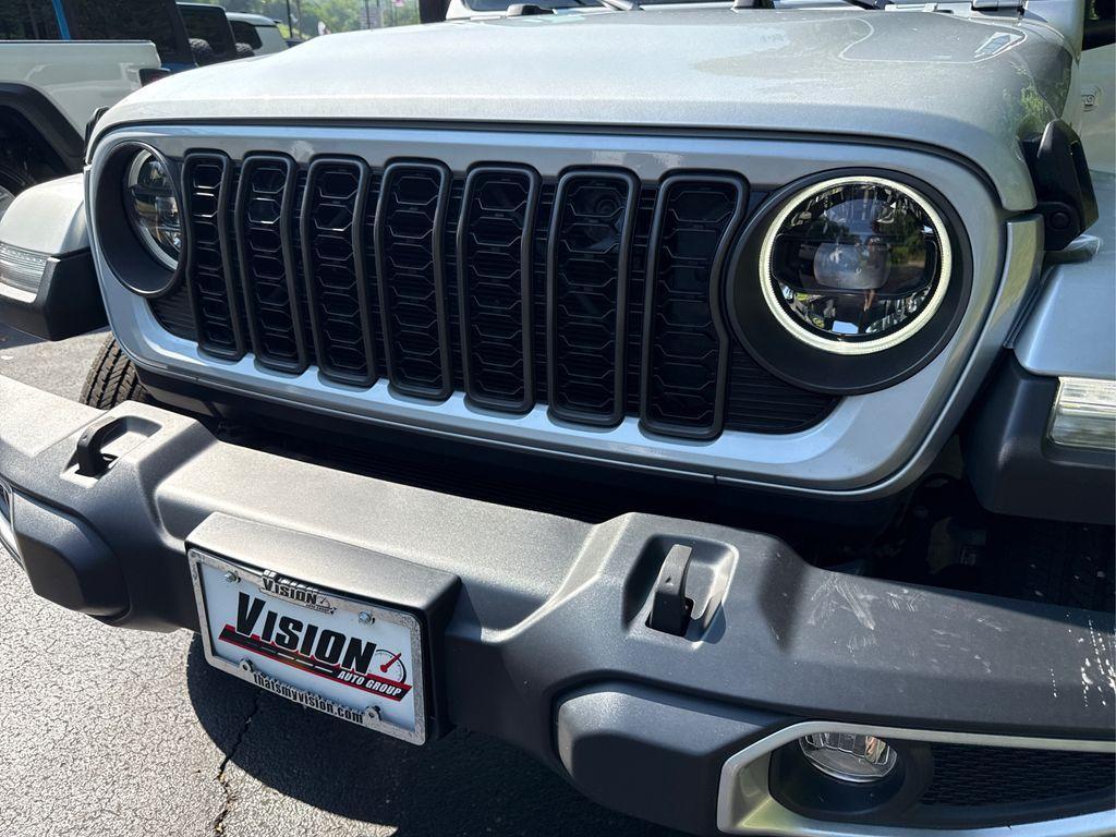 used 2024 Jeep Gladiator car, priced at $36,244