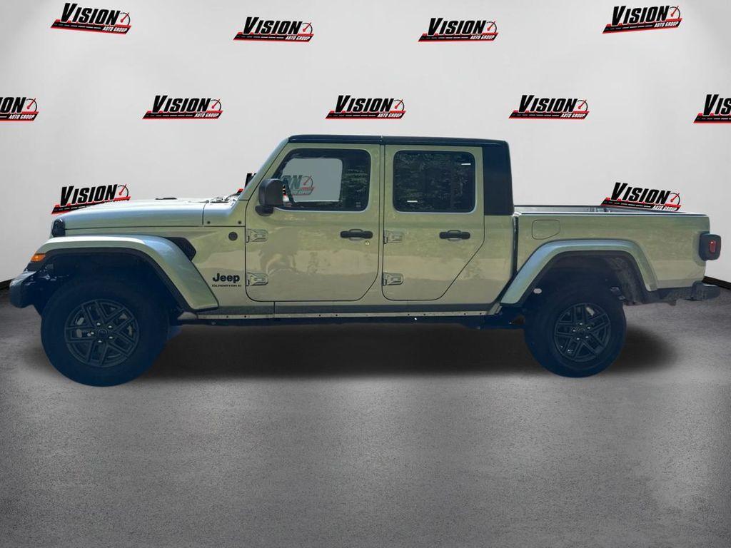 used 2024 Jeep Gladiator car, priced at $36,244