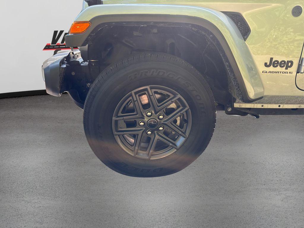 used 2024 Jeep Gladiator car, priced at $36,244