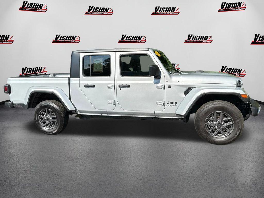 used 2024 Jeep Gladiator car, priced at $36,244