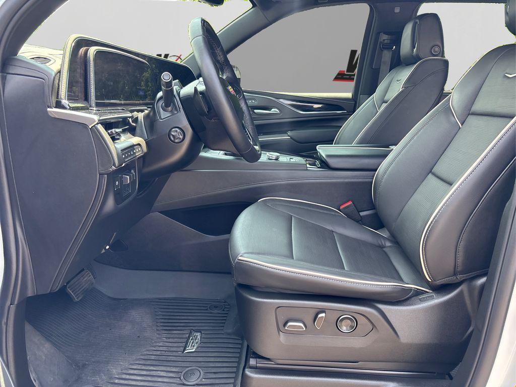 used 2024 Cadillac Escalade car, priced at $90,990