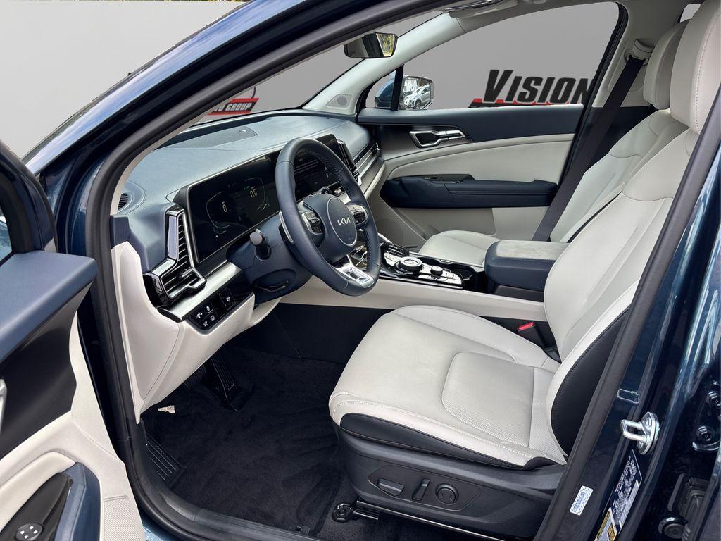used 2025 Kia Sportage Hybrid car, priced at $31,601