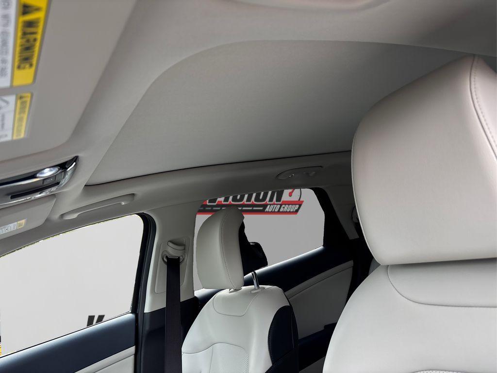 used 2025 Kia Sportage Hybrid car, priced at $31,601