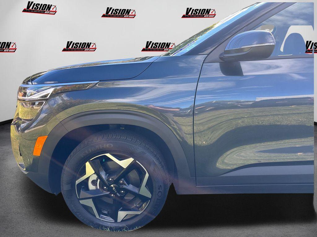 used 2025 Kia Seltos car