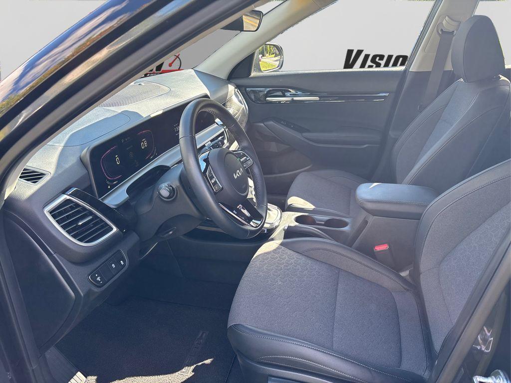 used 2025 Kia Seltos car