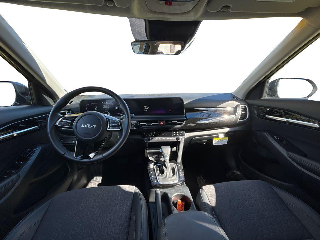 used 2025 Kia Seltos car