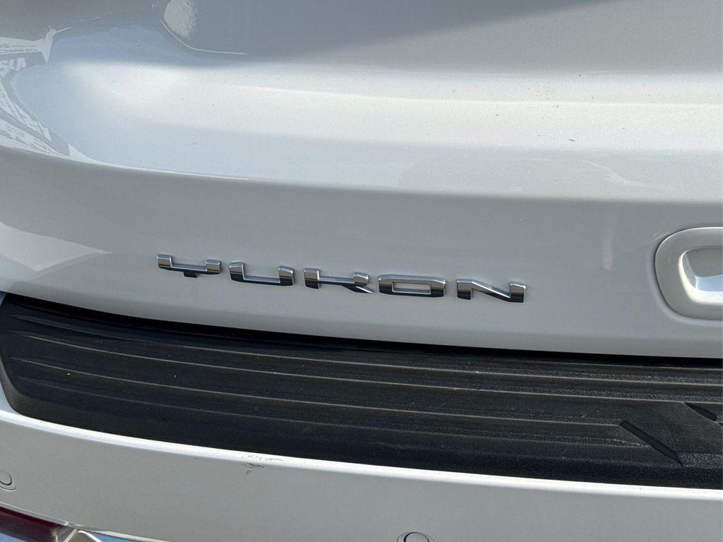 used 2025 GMC Yukon XL car, priced at $87,990