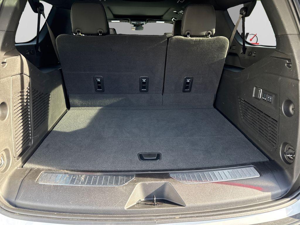 used 2025 GMC Yukon XL car, priced at $87,990