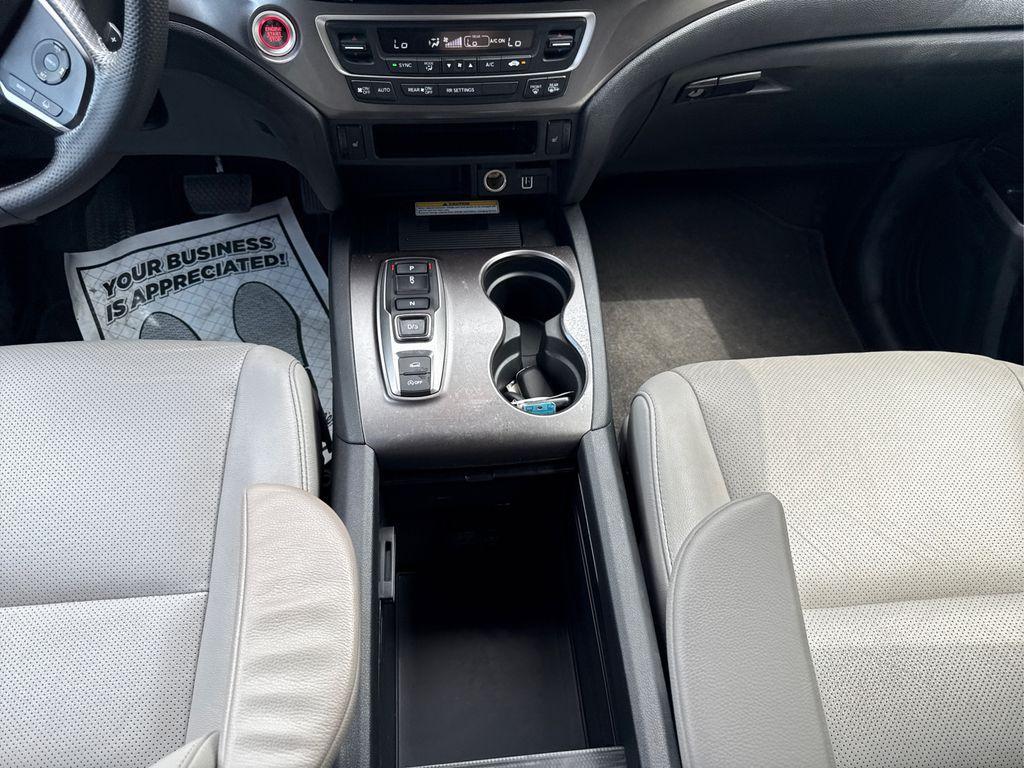 used 2022 Honda Passport car, priced at $30,619