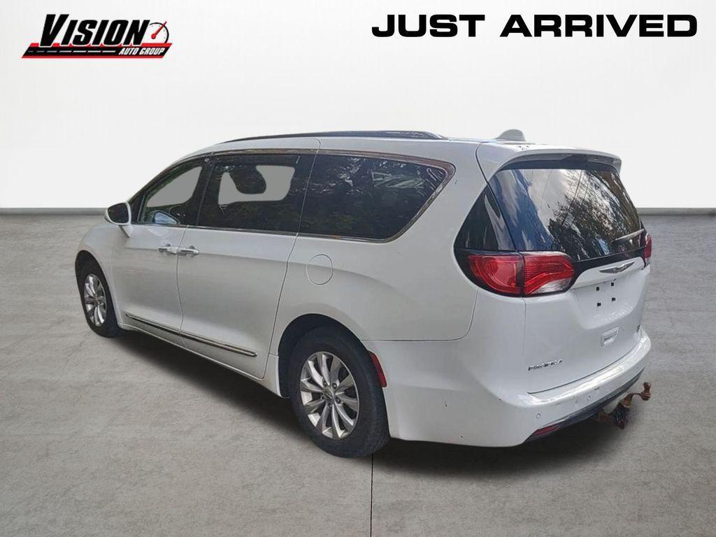 used 2018 Chrysler Pacifica car