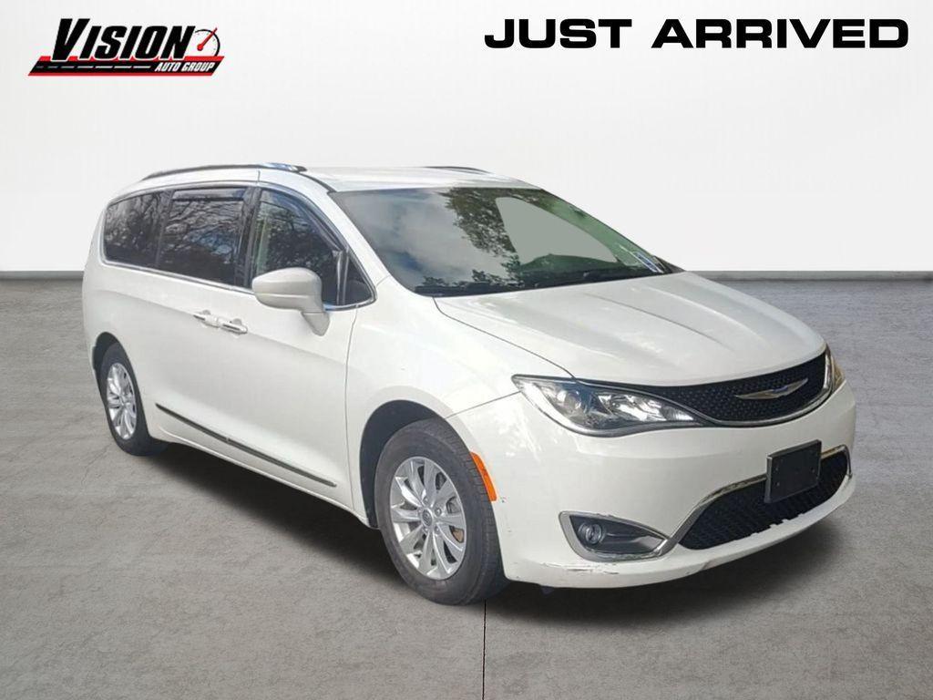 used 2018 Chrysler Pacifica car