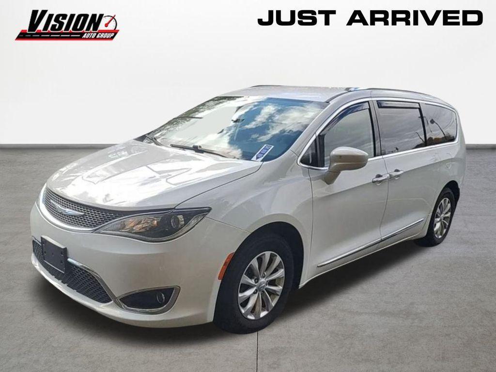 used 2018 Chrysler Pacifica car