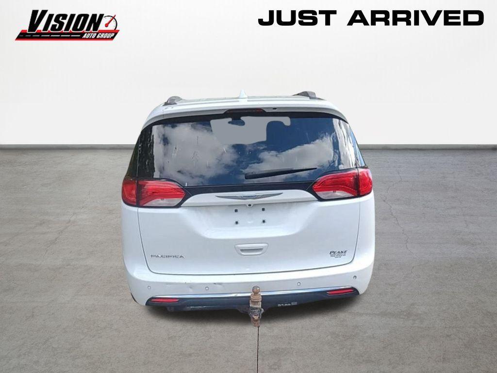 used 2018 Chrysler Pacifica car