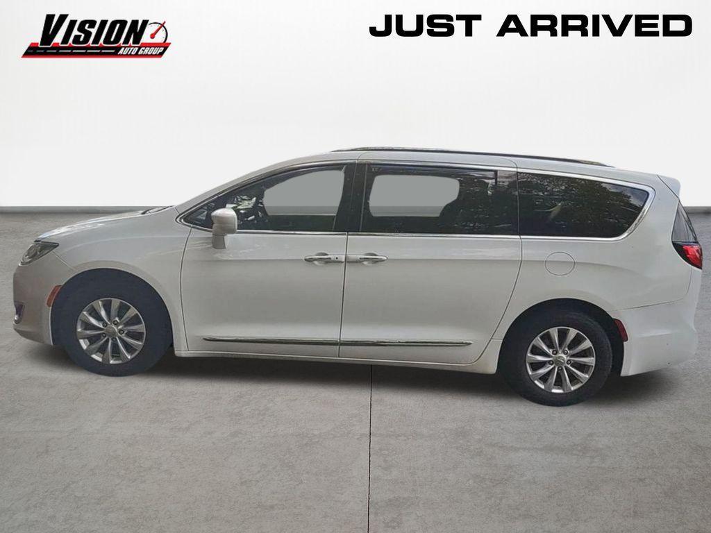 used 2018 Chrysler Pacifica car