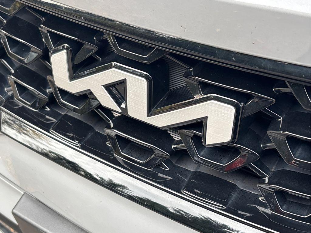 used 2022 Kia Sorento car, priced at $33,653