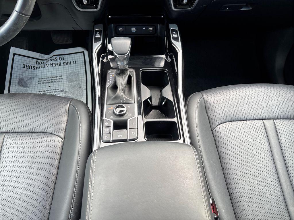 used 2022 Kia Sorento car, priced at $33,653